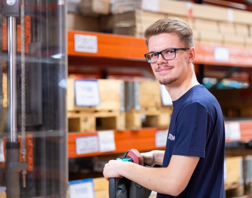 Mitarbeiter (m/w/d) für unser Lager/Materialwirtschaft /Fachkraft (m/w/d) für Lagerlogistik mit technischen Kenntnissen